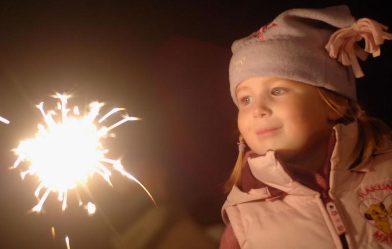 Ура, каникулы! Пиротехника, которую можно запускать с детьми - Курильск | kurilsk.salutsklad.ru